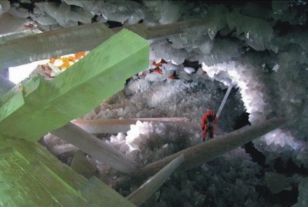 Giant Crystal Cave, Mexico. Gypsum crystals. topworldtourism.com.